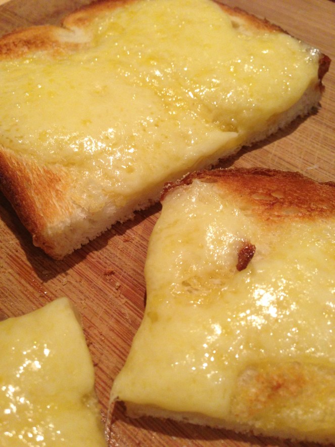toasted cheese slices